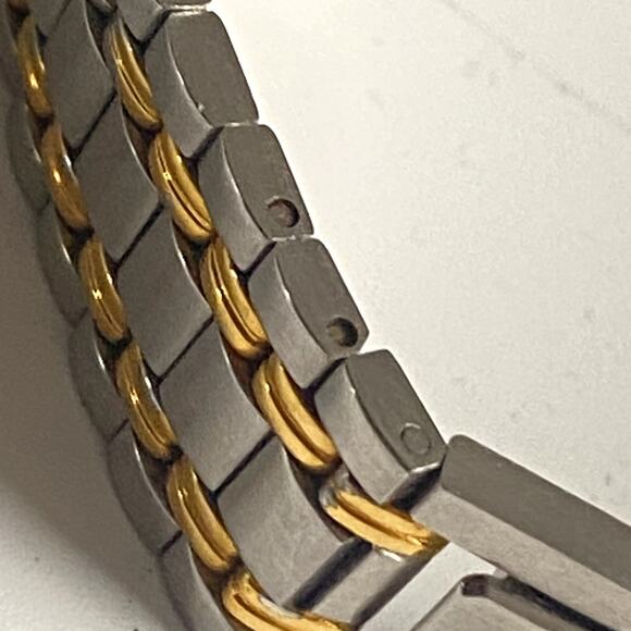 Authentic Gucci Women's Two-Tone Stainless Steel 25mm Watch - Picture 10 of 16